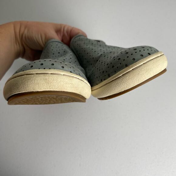 Taos Women Size 9 Court Sneaker Light Blue Leather Slip On Lake Blue Perforated - Picture 8 of 15